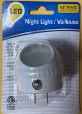 White Automatic LED Night Light  -Sensor - Standard USA PLUG IN BRAND NEW