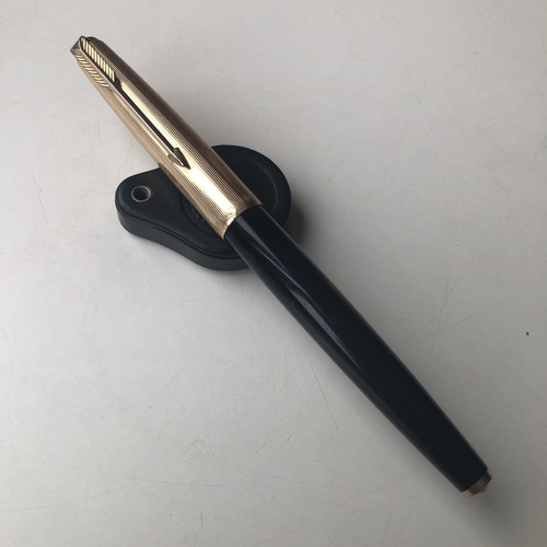 PARKER 61 FÜLLFEDERHALTER IN SCHWARZ & LUSTRALOY KAPPE MIT 14K GOLD