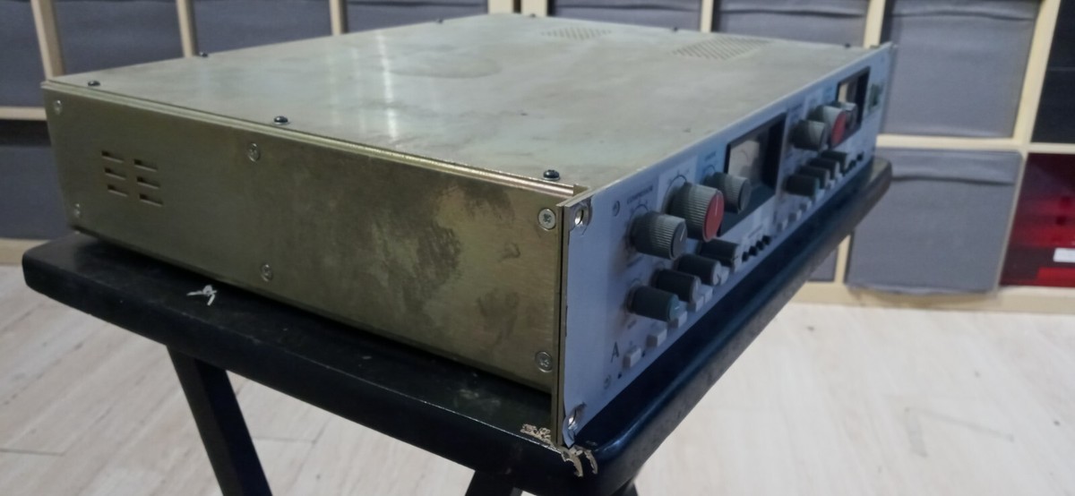AMEK SYSTEM 9098CL Dual Compressor/Limiter NEVE Rupert Neve AMEK SYSTEM 9098CL Dual Compressor/Limiter NEVE Rupert Neve