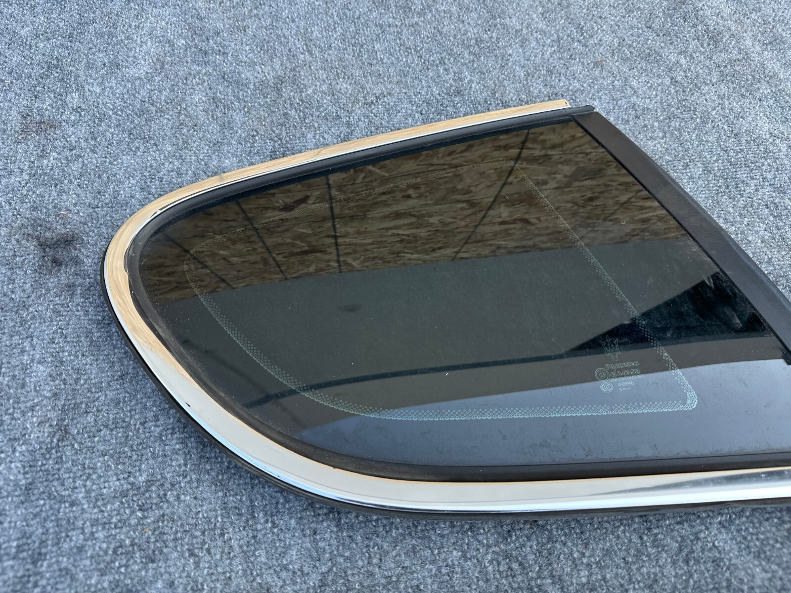 RIGHT QUARTER WINDOW GLASS ASSEMBLY OEM 08-19 MASERATI GRANTURISMO S M145