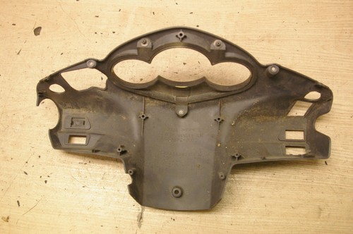 Honda SES125 Dylan 125 2005 53206-KPZ-9000 velocímetro cubierta / cubierta - Imagen 2 de 4