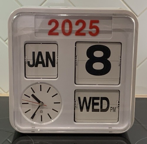 Habitat Wall Auto Flip Clock Calendar Black on White Retro Bar Man Cave 25x25cm
