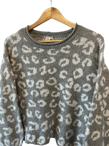 PINK ROSE Grey & White Leopard Print Cropped Crew Neck Pullover Sweater XS - Picture 2 of 9