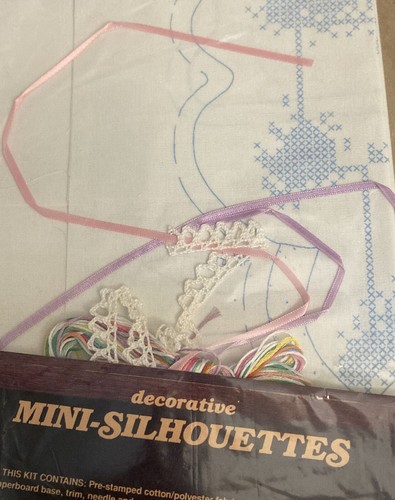 Mini Silhouettes Stamped Cross-Stitch Kit Bunny Titan Needlecraft Vintage 2 pack - Picture 5 of 14