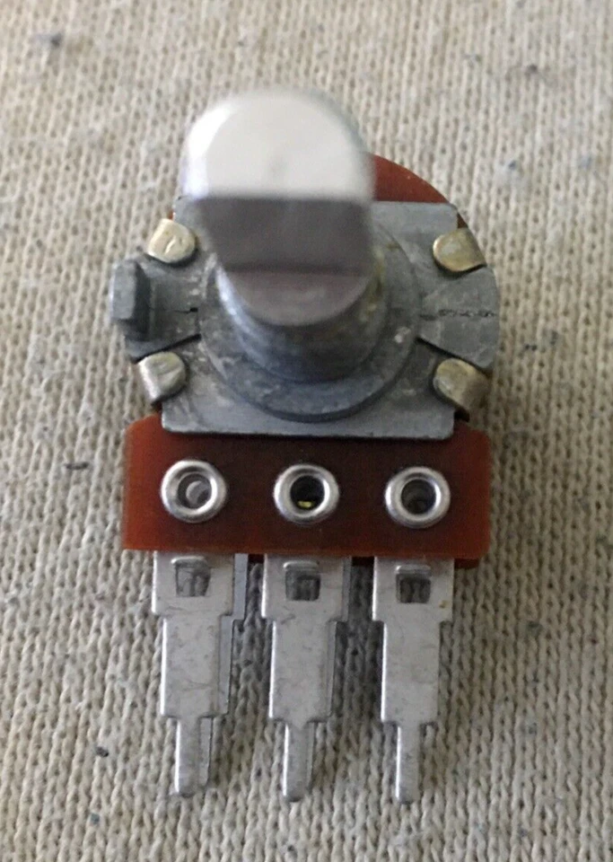 Potenciómetro "NOBLE" (Japón) NOS 16-Tipo 100K BALANCE Detención Central Eje 0.25" Foto 2 de 4
