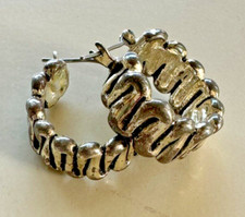 Silver tone Chunky Wavy Swiggle Zigzag Hoop Earrings Vintage 2cm signed