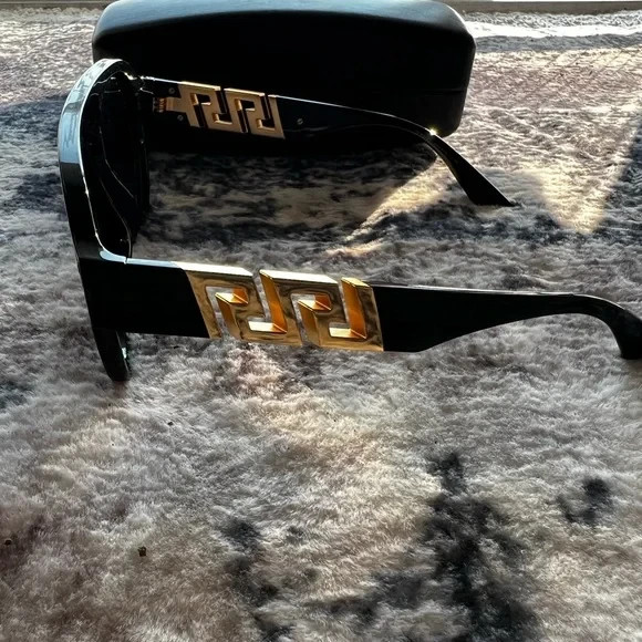 Versace Monogram Mirror Sunglasses solid Black 44… - image 4