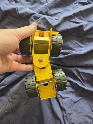 1970s Tonka Forklift XR-101 Yellow Pressed Steel Toy - Picture 6 of 7
