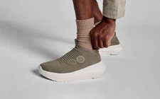 Oofos Men’s Oomy Zen Foliage Green $159 MSRP Size 11