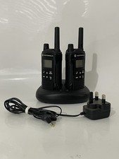 Motorola XT180  Two-Way  2 x Radios Walkie Talkie  + Charging Dock WORKING