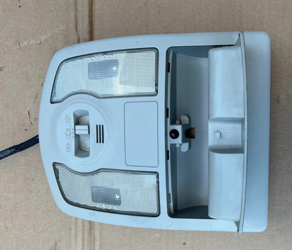 Toyota Prius V 2012-2017 techo interior delantero cúpula panel de caja de luz OEM Foto 2 de 4