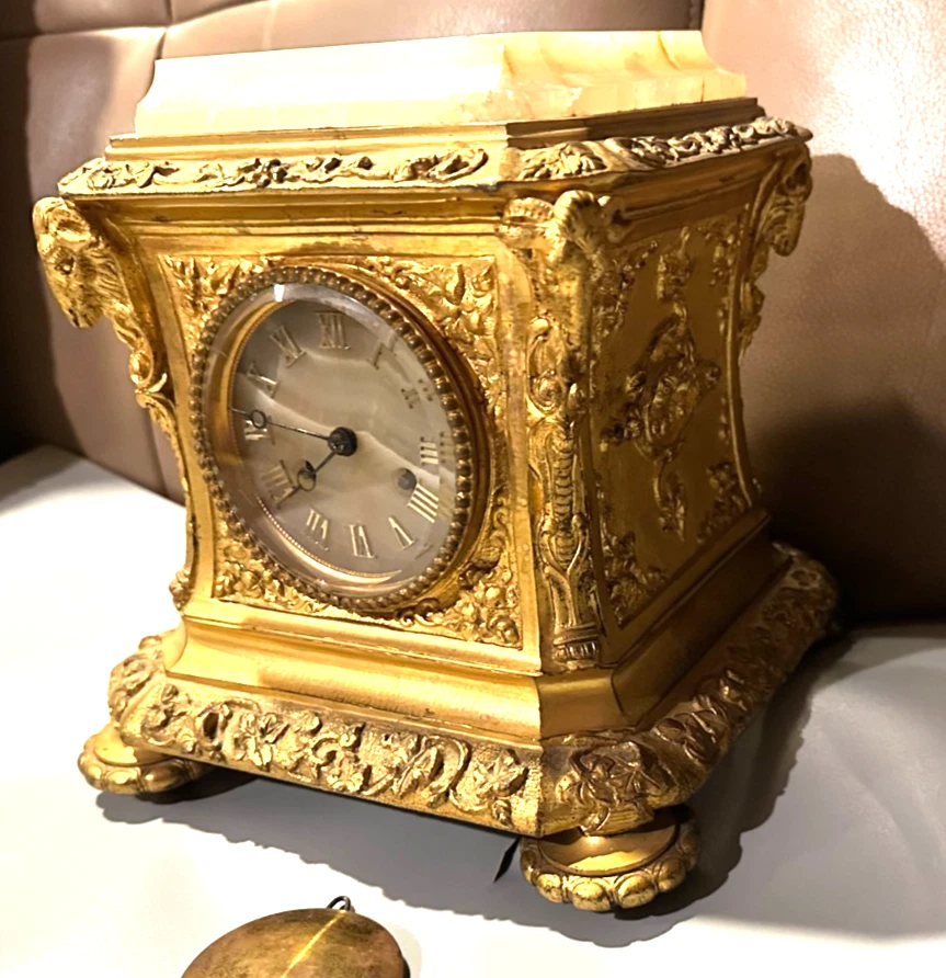 Antique Mantel Striking Key Wind Brass Clock, For repairs - Image 2 of 4