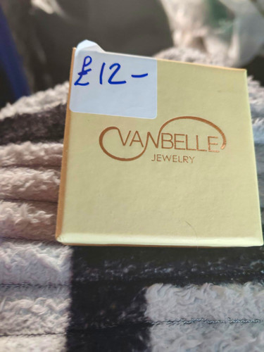 Vanbelle Jewelry 925 Sterling Silver Leaf Charm Pendant Necklace Box Chain