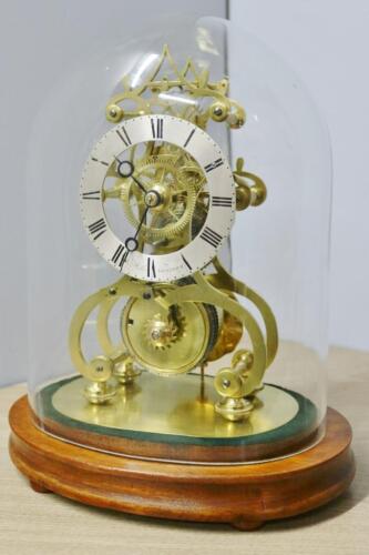 Ancienne horloge de table anglaise à chaîne unique fusée squelette signée sous dôme en verre - Photo 1 sur 24