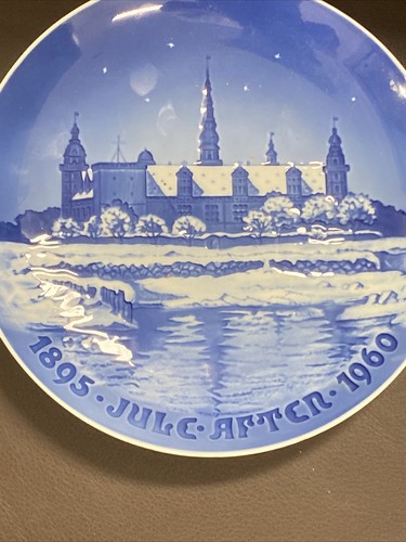 1960 Bing & Grondahl Jubilee Christmas “1895 Jule After” Plate - Picture 2 of 3
