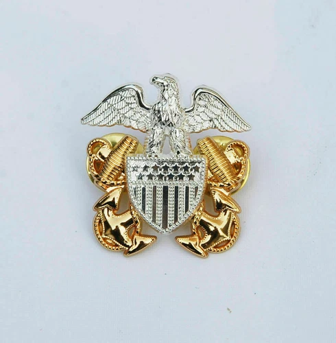 WW2 US Navy Officers Hat Metal Pin Insignia Badge Outdoors Military