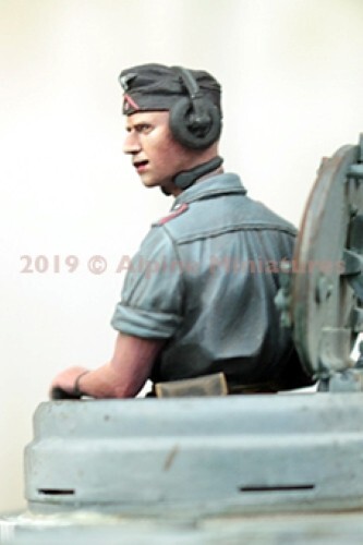 Alpine Miniatures 1/35 - 35263 German Panzer Commander Summer #1 - Picture 6 of 10