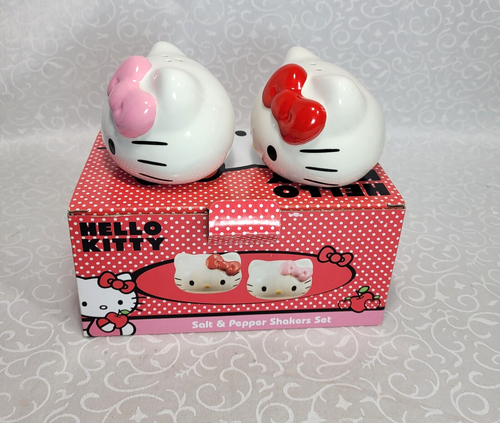 Hello Kitty Salt and Pepper Shakers New open Box 2013 - Picture 2 of 11
