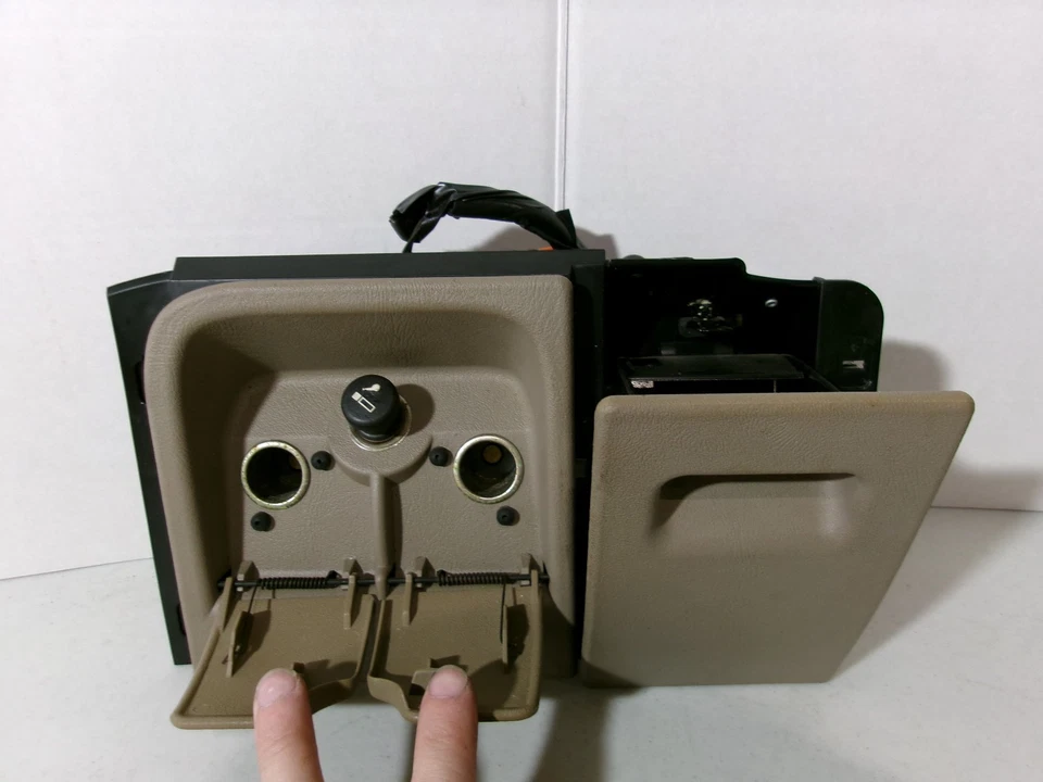 CHEVY GMC C/K TRUCK SUBURBAN SILVERADO TAHOE YUKON ASHTRAY POWER PORT TAN 95-99 - Image 2 of 4