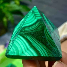 70G Natural malachite Pyramid Chakra Treatment Energy Stone Generator Spiritual