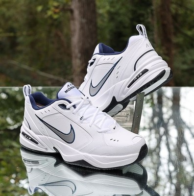 nike air monarch sizeer