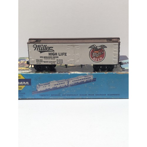 Coche refrigerado Athearn Vintage Miller High Life 50' OB Mech número 80024 escala HO | Condition: Used