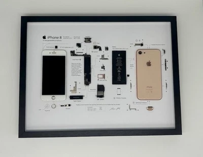 iPhone 8 Zerlegt im Rahmen – Technik Kunstwerk – Gerahmte Wanddeko – Schwarz - Bild 1 von 3