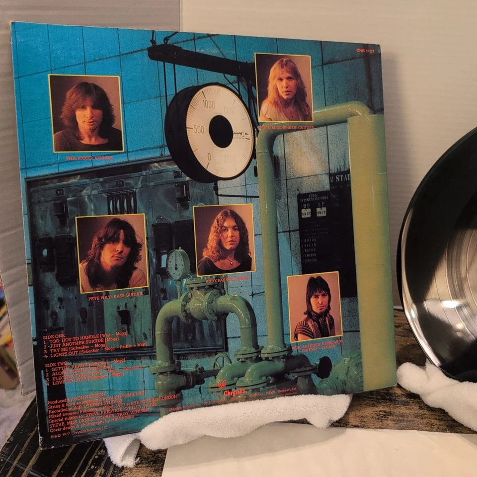 UFO Lights Out CHR-1127 33 RPM LP 1977 Chrysalis Records Vinyl Record Album - Image 4 of 4