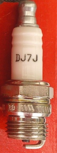Champion Spark Plug DJ7J #850 Replaces: RDJ7J BM7F, SELECT: Box, Card or Shop - Picture 6 of 6