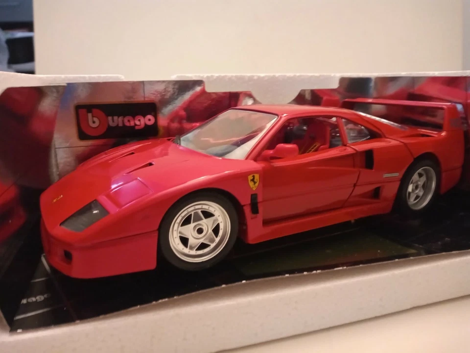 BBURAGO FERRARI F40 - ROSSO CORSE 1:18 1987 - Immagine 3 di 4