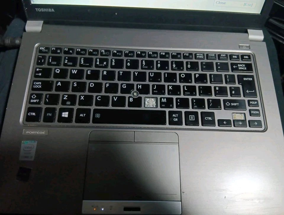Toshiba Portege Z30-A-16U Laptop i3-4300U 13.3" 4GB Spares Or Repair. Pls Read - Image 2 of 4