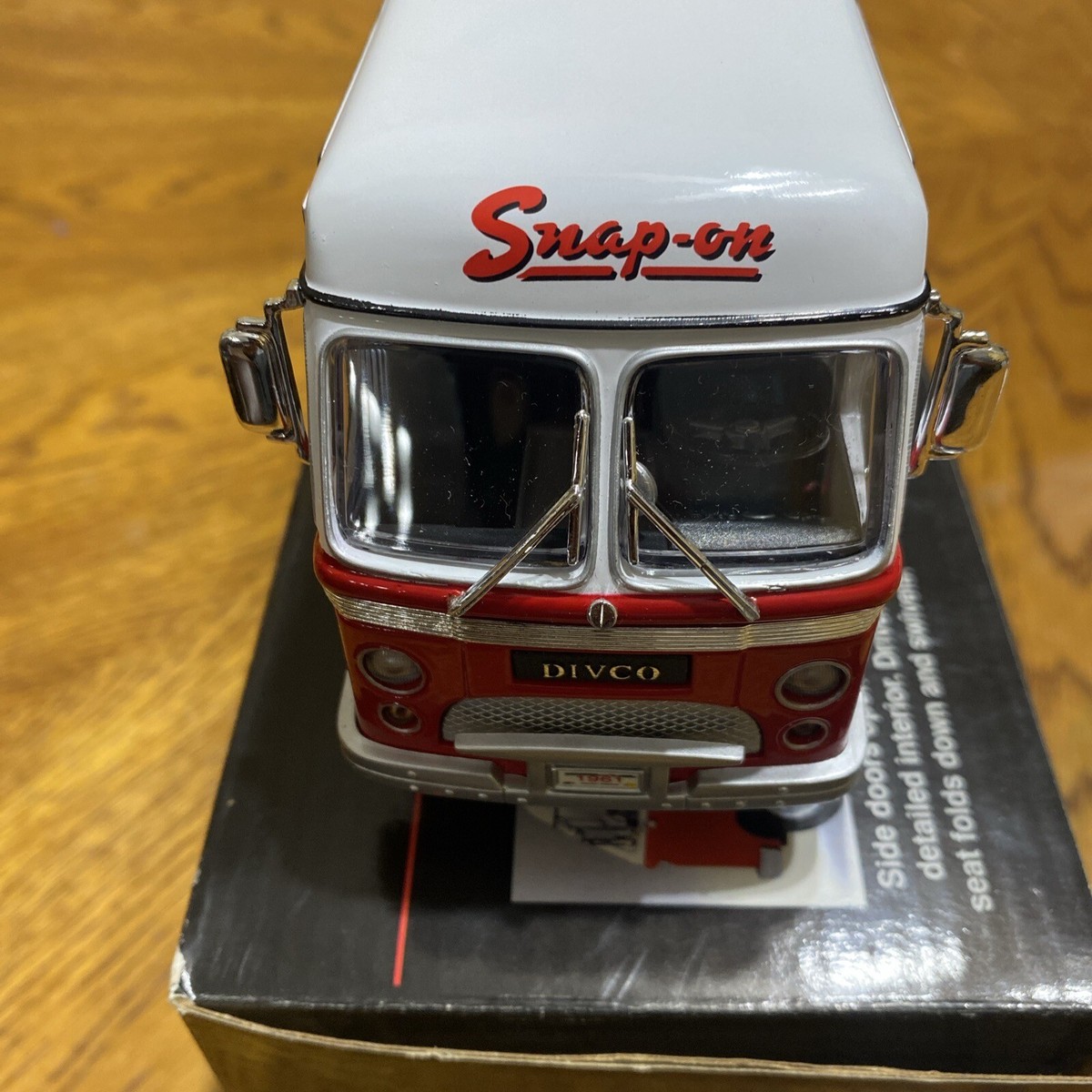 スナップオン Snap-on 1/34 1961 Divco Step Van Snap On Die Cast Replica 1961 Divco Step Van 1:34 Scale Bank