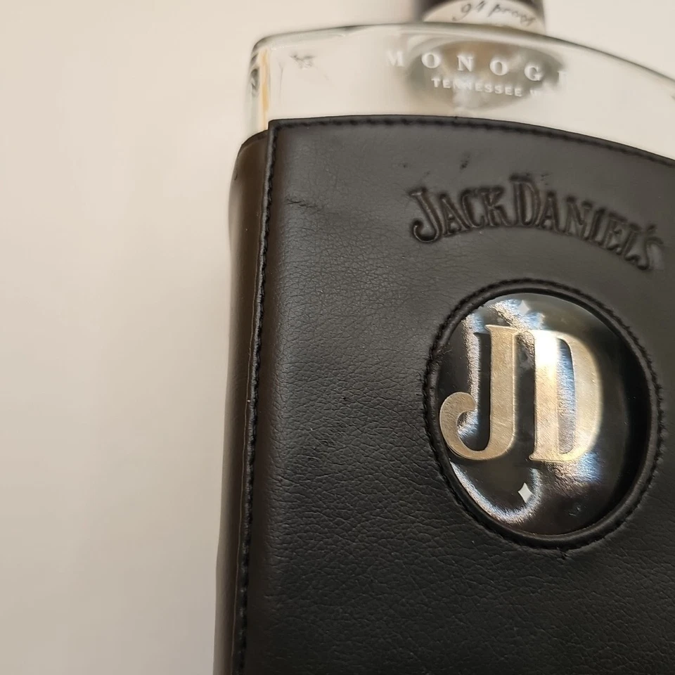 Jack Daniels Monogram Empty Bottle Ribbed Cap Collectors - image 3 of 4