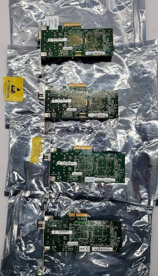 Lote de 4 tarjetas adaptadoras de host PCI-E de canal de fibra único ATTO FC41ES de 4 GB Foto 2 de 3