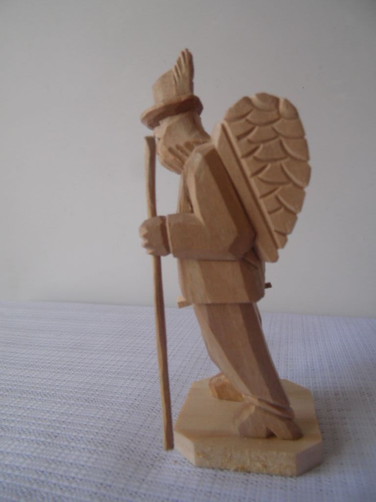 2x Wackelnde Holzmann Figuren - Auto Armaturenbrett Deko Mit 12 Gesichtern