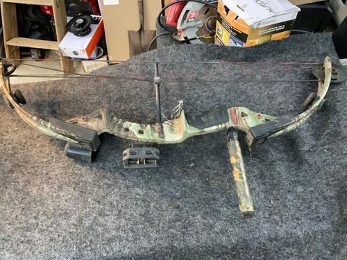 Buckmasters BTR Green & Brown Camouflage Compound Bow