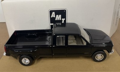 AMT Ertl 8653 1993 Chevrolet C-3500 Dual Rear Wheels Plastic Promo Car Black. 