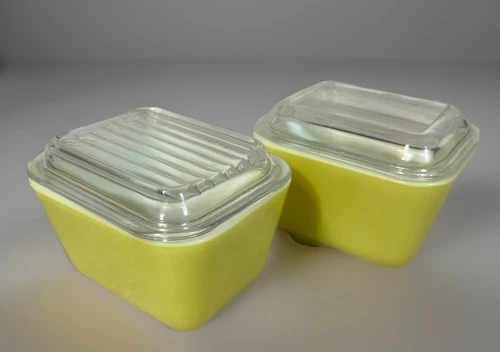 SET OF 2 Vintage PYREX Yellow Refrigerator Dishes 501B 1-1/2 Cup With Lids EUC