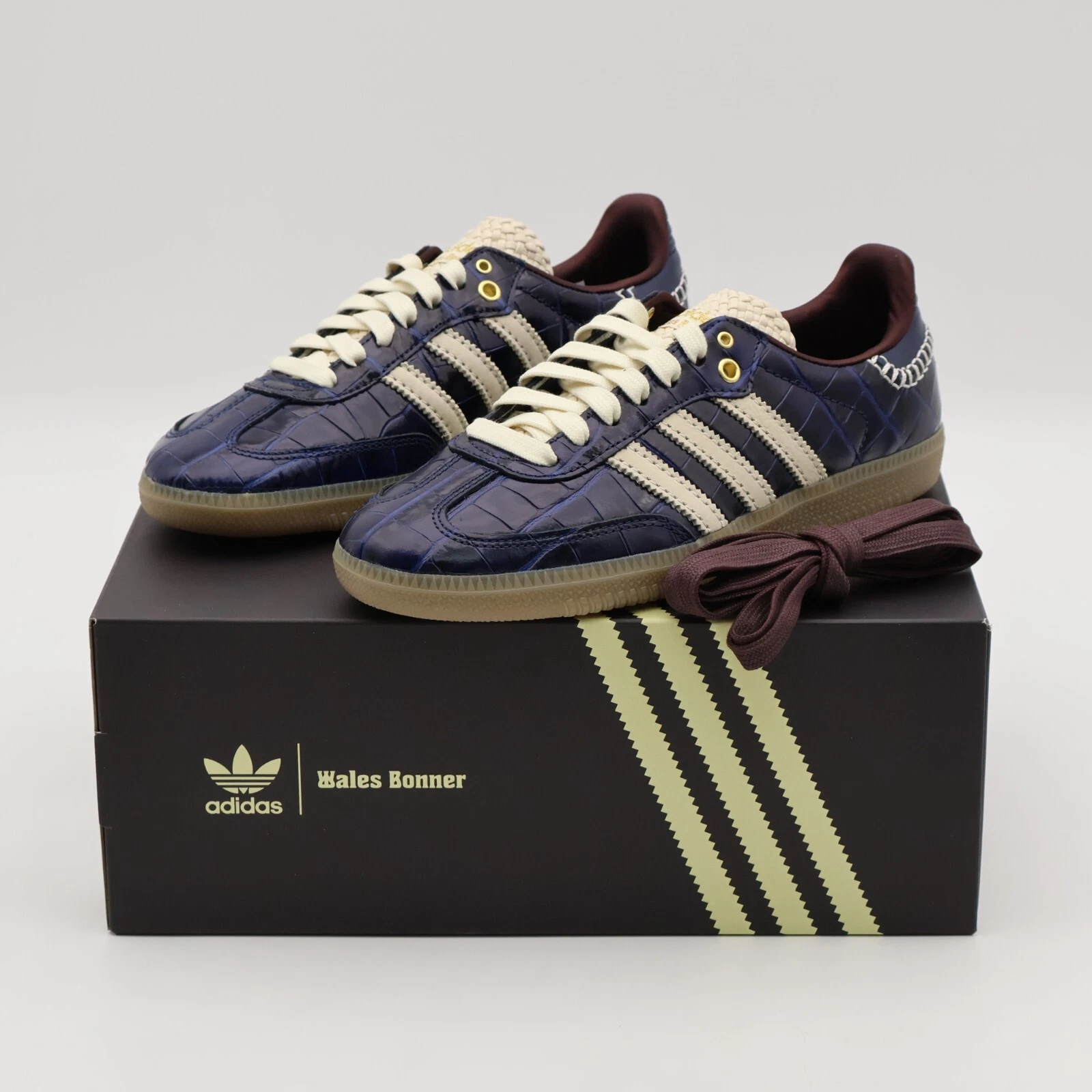 JH9825 Wales Bonner adidas Samba Collegiate Navy Wonder White Night Red (Men's)
Opens in a new windo