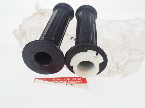 Suzuki TS100 TS125 TC100 TC125 TM100 GP100 Rubber Throttle Grip Set L/R NEW - Picture 3 of 4