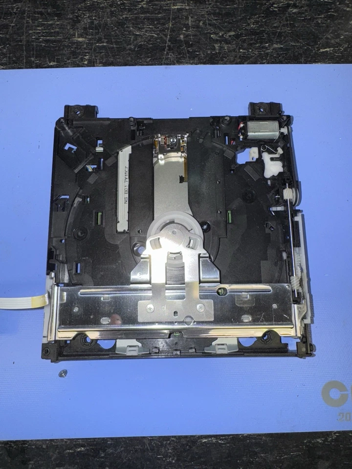 Wii Disc Drive Replacement Worm Gear - Image 3 of 4