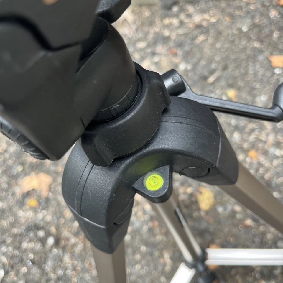 Tripod Quantaray QSX 6601 Aluminum Collapsible Photography Tripod - Image 2 of 4