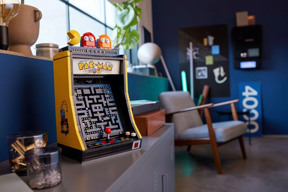 LEGO Icons 10323 PAC-MAN Arcade, photo 2 of 3