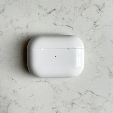 Apple Airpods Pro 1st Generation Wireless Charging Case White 10937091