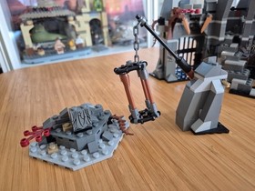 LEGO The Hobbit 79014 Dol Guldur Battle Great Condition, NO Minifigures 98% Comp