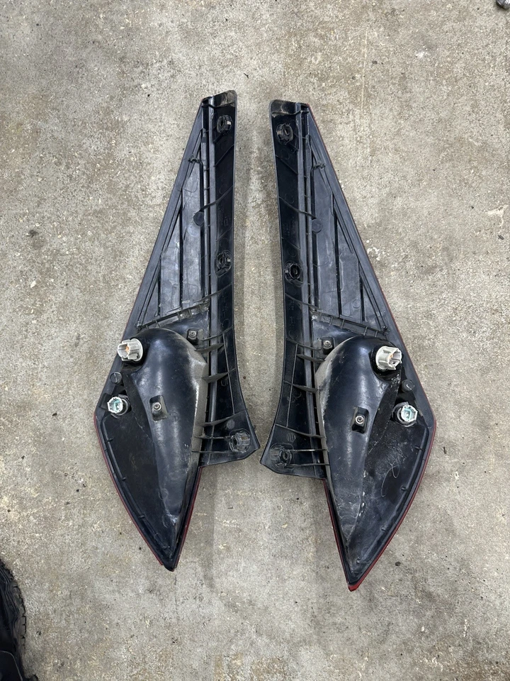 Quarter Panel Tail Light Assembly Nissan 350Z Works From 2003 To 2008 - Image 2 of 2