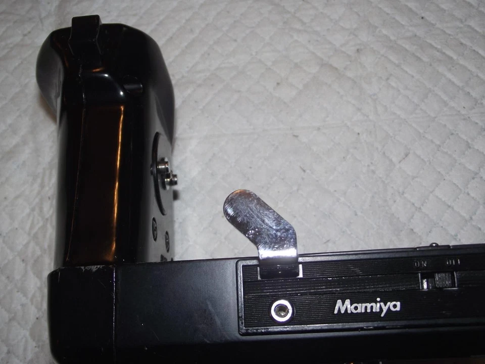 MAMIYA POWER MOTOR DRIVE FOR M645 1000S MEDIUM CAMERA, 28139 - Image 2 of 4