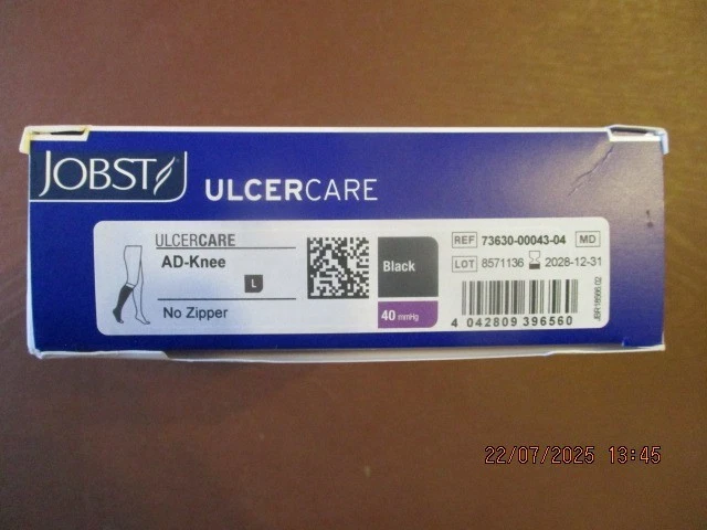 jobst ulcer care compression socks. Black size large 1 stocking two white liners - Image 3 of 4