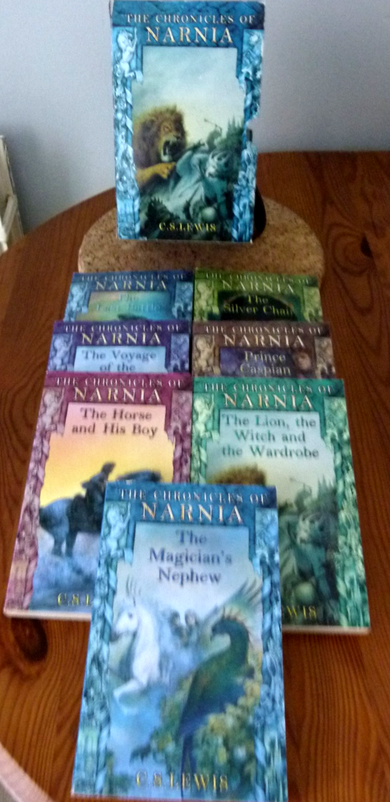 CS Lews The Chronicles of Narnia Box Set 7 Books VGC