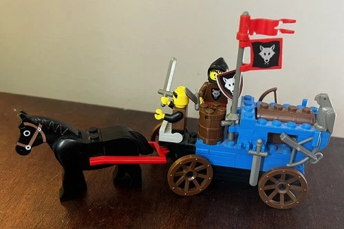 LEGO Castle Wolfpack Renegades (6038) (With Instructions)